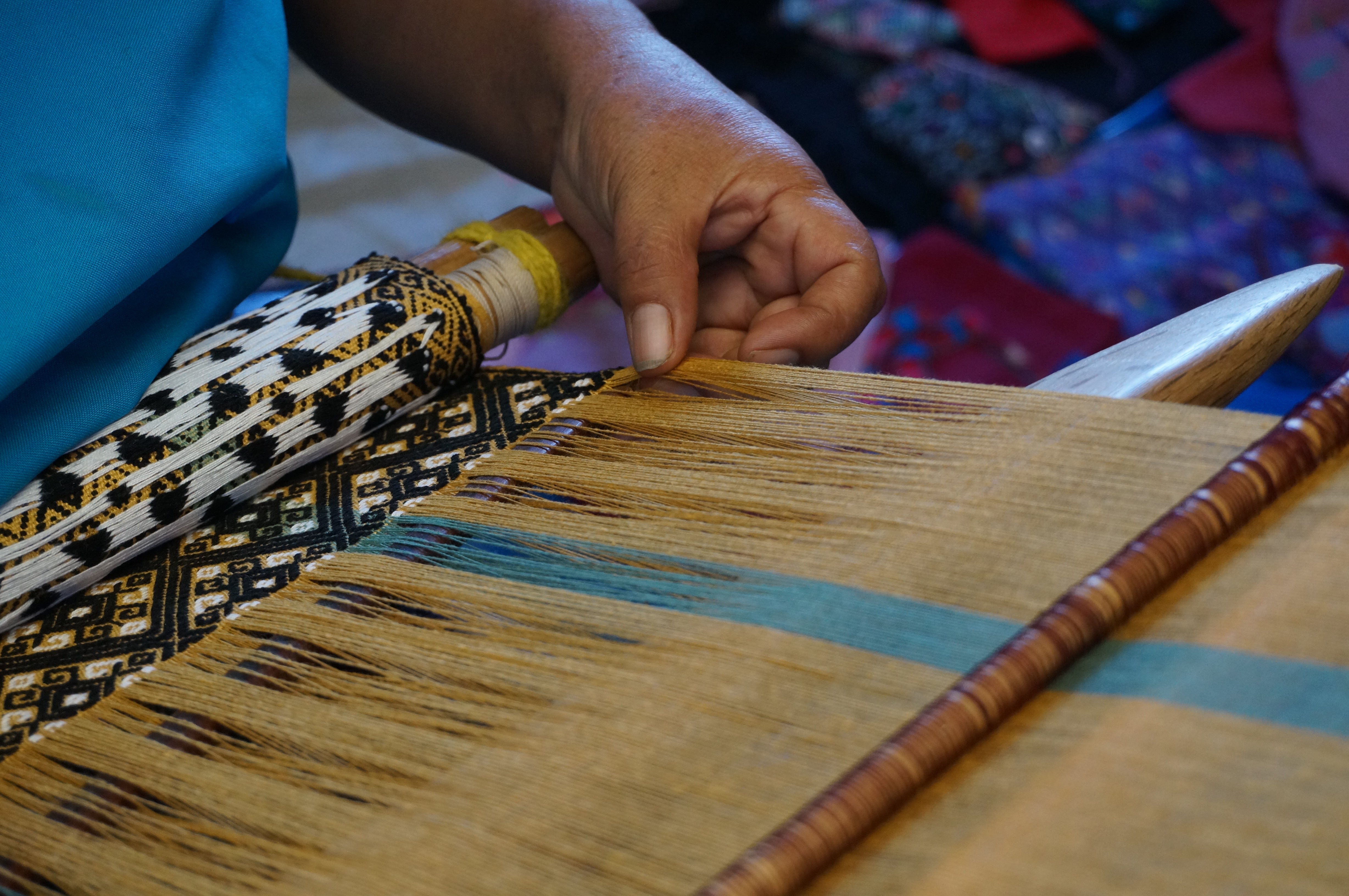Maya-Brokat: eine jahrhundertealte Slow-Fashion Kunst die NIRMI tragfähig macht